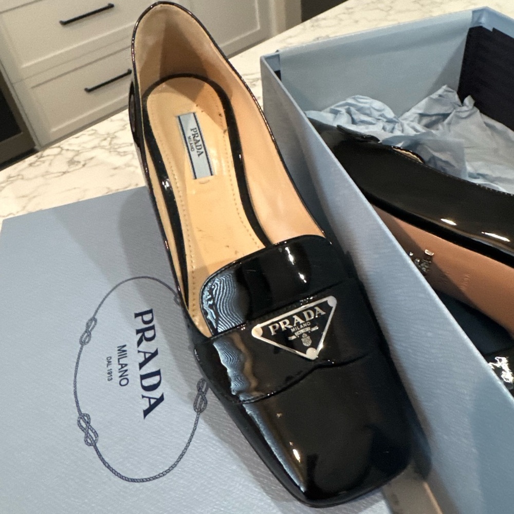 Vernice patent Loafer Pumps